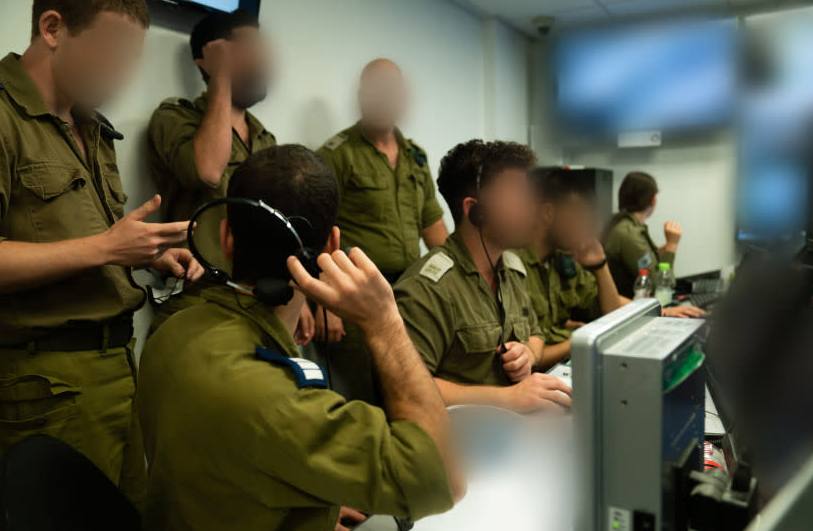 La ultrasecreta 'Unidad 8200' de espías israelíes se redime con el ataque con 'buscas' a Hezbolá