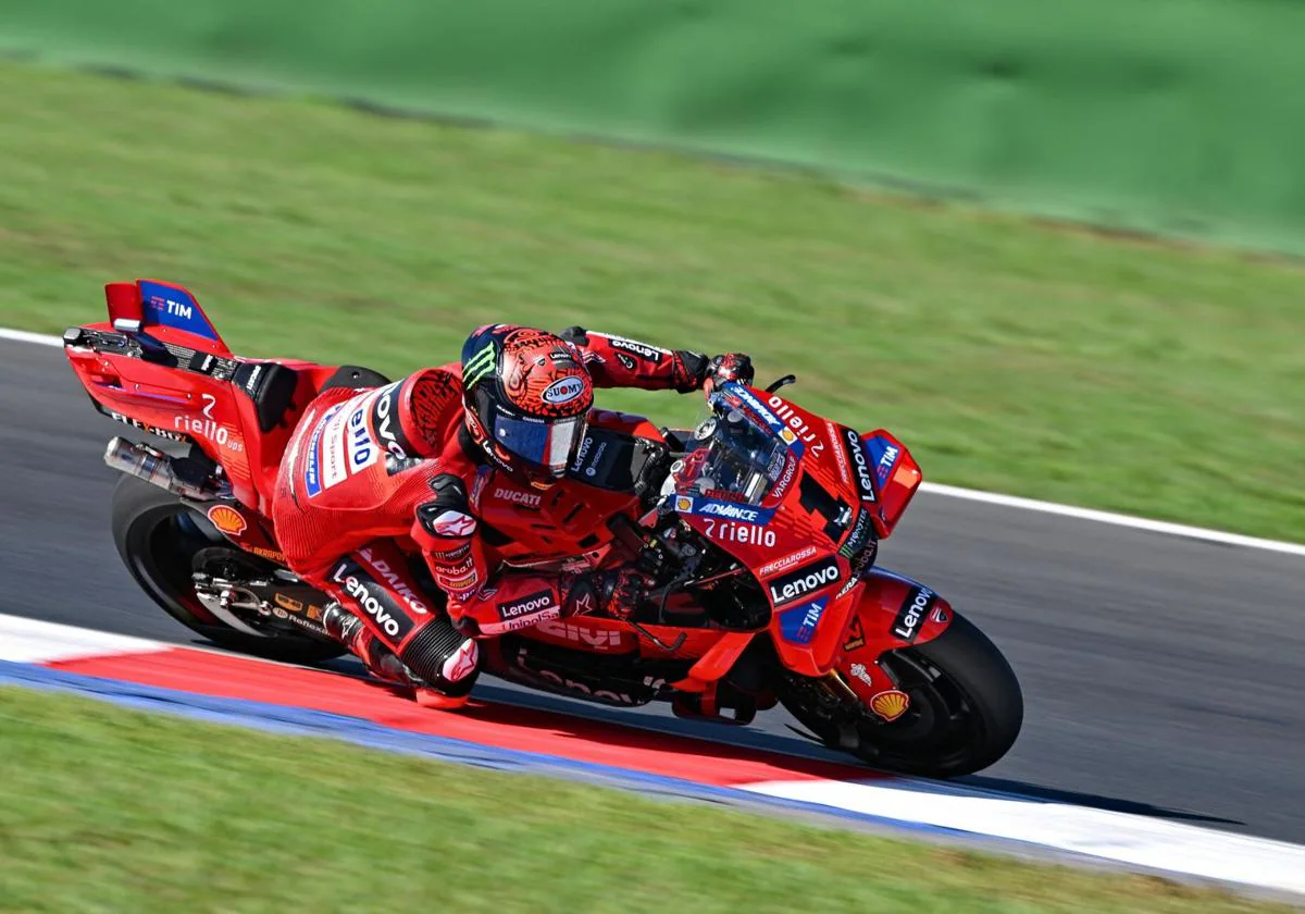 Pecco Bagnaia, rodando este viernes en el circuito Marco Simoncelli de Misano.