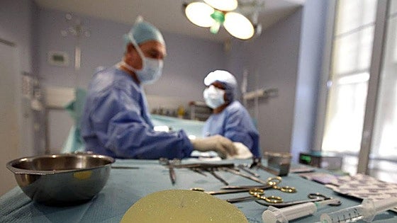 Sanidad pone freno al intrusismo y limita los profesionales que podrán realizar cirugías estéticas