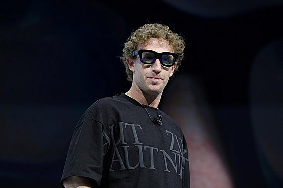 Zuckerberg y Meta ven un futuro sin móviles con Orion, sus gafas de realidad mixta