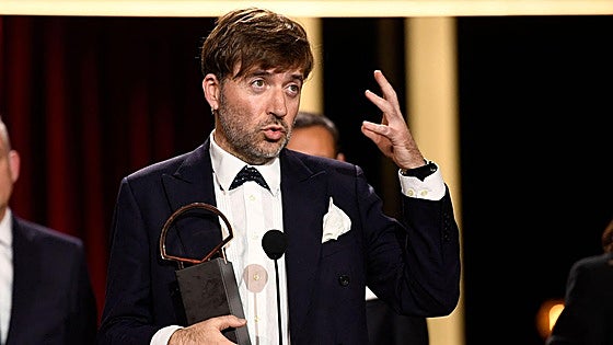 Albert Serra gana la Concha de Oro por plasmar la belleza y crueldad de los toros