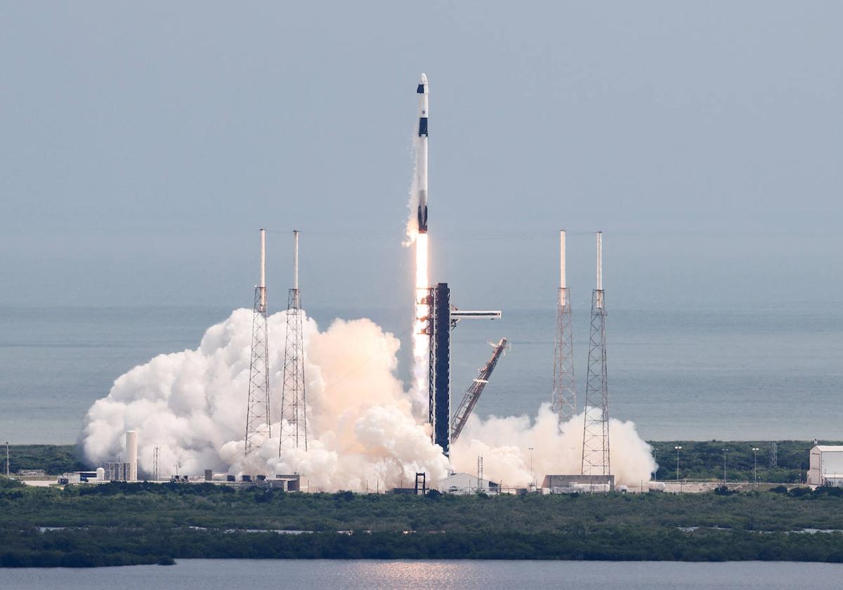 Momento del despegue del cohete Falcon 9.