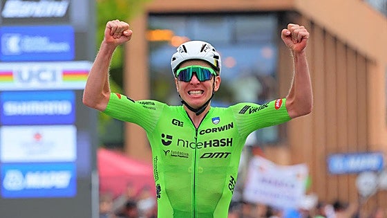 Pogacar se pone a la altura de Merckx y Roche al lograr la triple corona en Zúrich