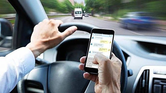 Cómo puedo recurrir una multa por usar el móvil al volante