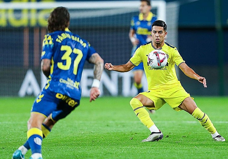 El Villarreal, ya tercero, hunde aún más al colista grancanario