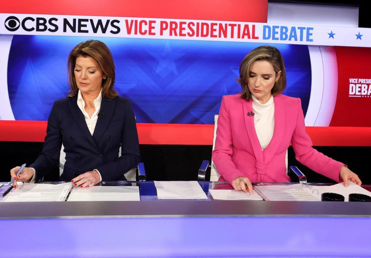 Norah O'Donell and Margaret Brennan, at the beginning of the debate.