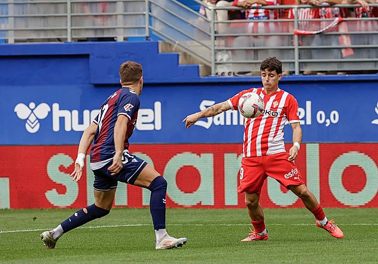 El Sporting sigue en forma y vence al Eibar en Ipurua