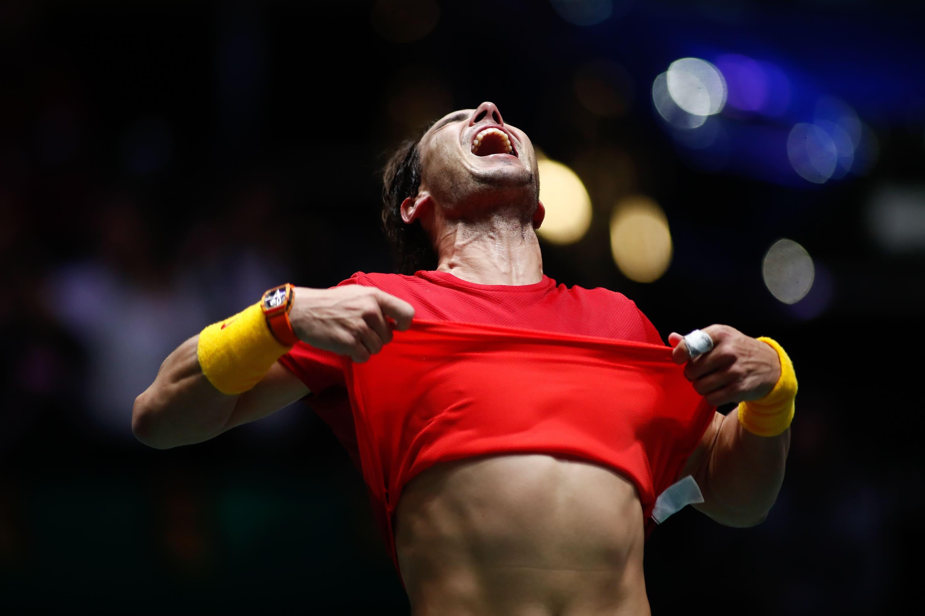 Nadal celebra la victoria contra Denis Shapovalov, de Canadá, durante la Copa Davis 2019 en la Caja Mágica de Madrid.