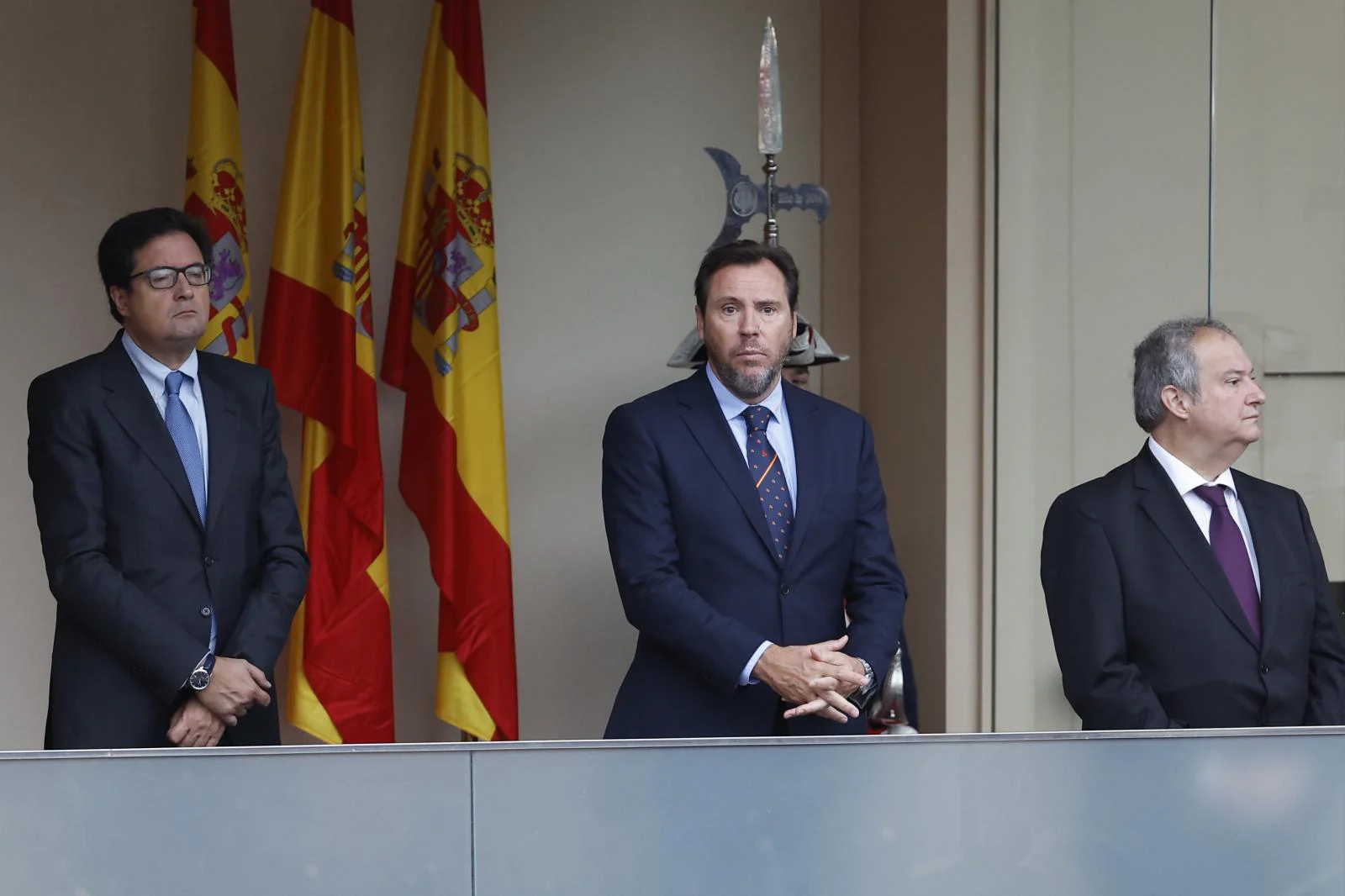 Los ministros Óscar López, Óscar Puente, y Jordi Hereu, asisten al desfile por el Día de la Fiesta Nacional en Madrid.