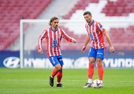 Los franceses Clément Lenglet y Antoine Griezmann, en el partido del Atlético ante el Leganés.