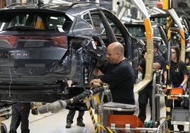 Trabajadores de la fábrica de Seat en Martorell.