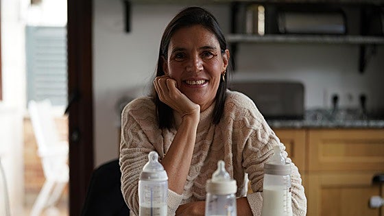 La 'nodriza' ciega que ha donado leche a 80 bebés prematuros