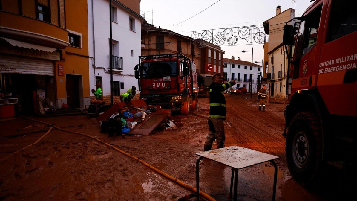 Miembros de la UME en Utiel, Valencia