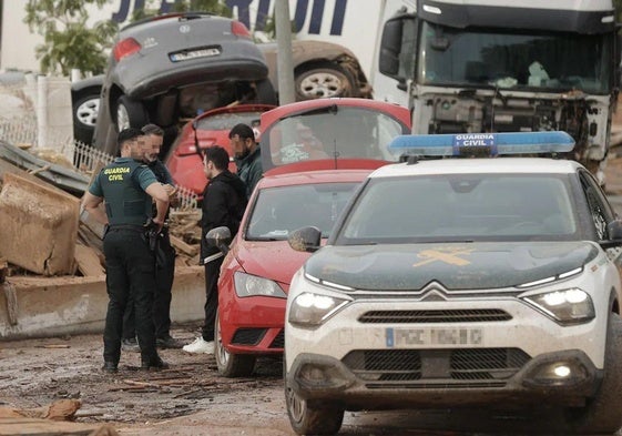 La Guardia Civil identifica a un hombre en el polígono industrial de Ribarroja