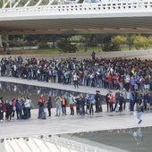 Desbordados por la solidaridad en Valencia: miles de personas se presentan como voluntarios