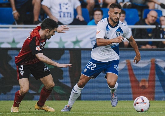 El Tenerife gana un mes después al Mirandés, pero sigue en descenso