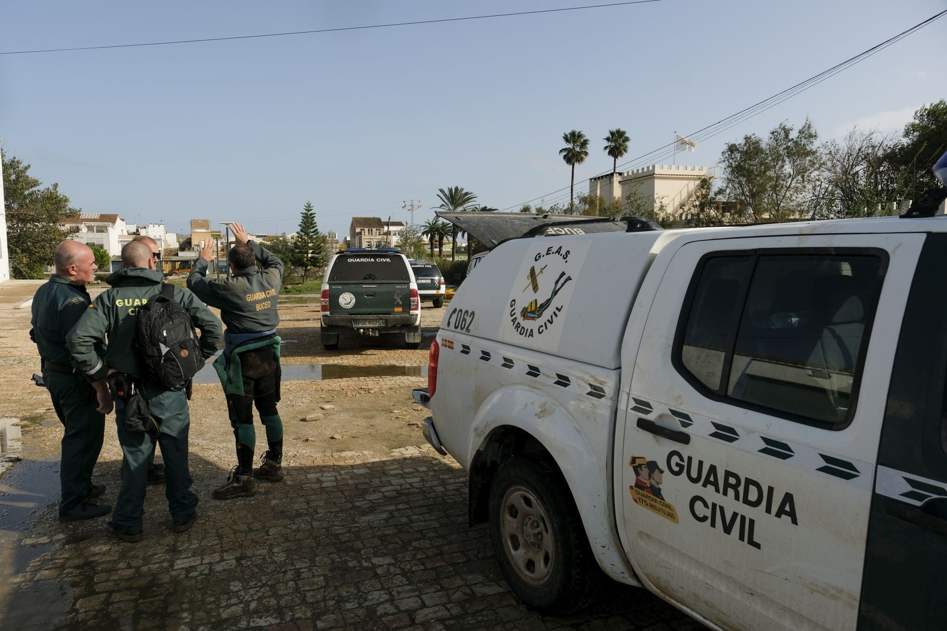 Varios equipos del Grupo Especial de Actividades Subacuáticas (GEAS) de la Guardia Civil participan en la búsqueda