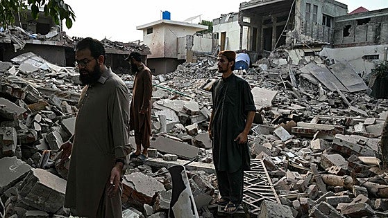 Pakistán derriba 25 drones indios y Nueva Delhi «neutraliza» varios intentos de ataque contra objetivos militares