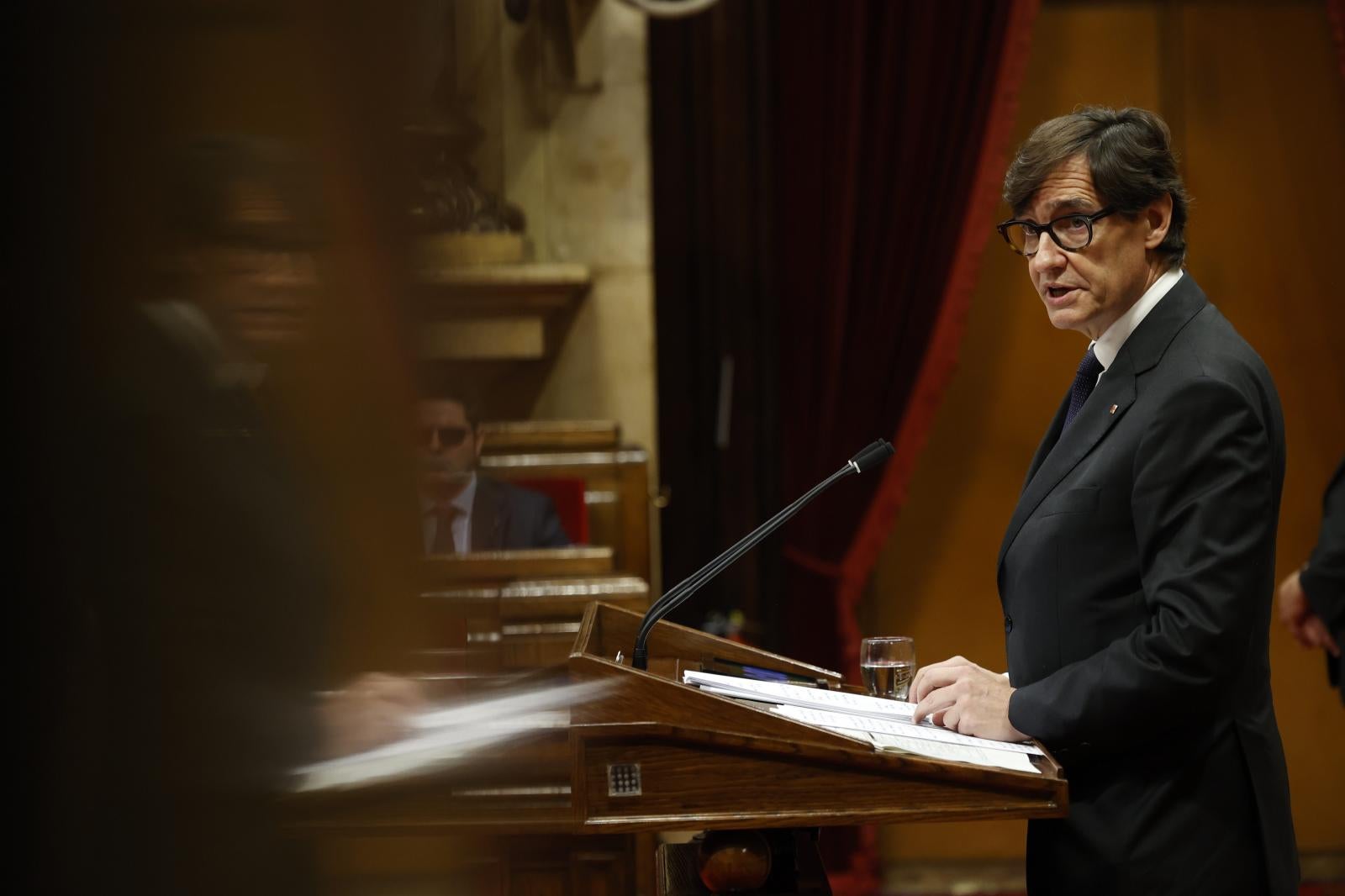 El presidente de la Generalitat de Cataluña, Salvador Illa, durante su comparecencia para explicar la gestión del Govern de la DANA.