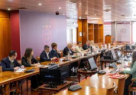 Reunión del comité de crisis en la sede de la FEF.