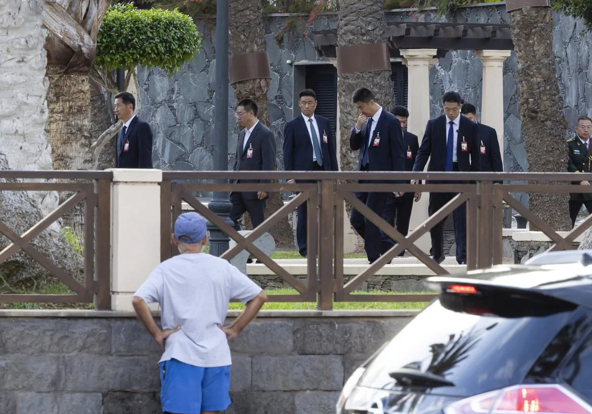 Séquito del presidente chino en Canarias.