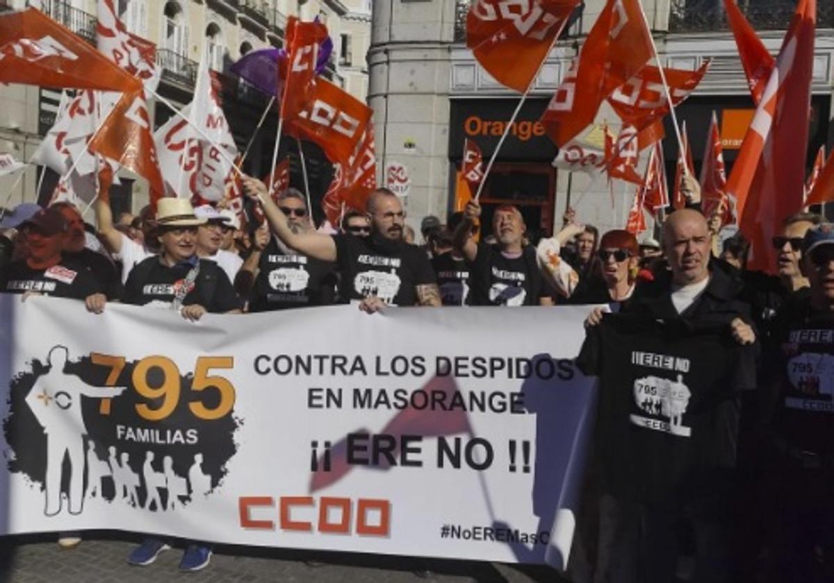 Protestas por el ERE al comienzo de la negociación.