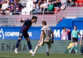 Jorge Pascual, con un doblete, acerca al Eibar al playoff ante el Racing de Ferrol