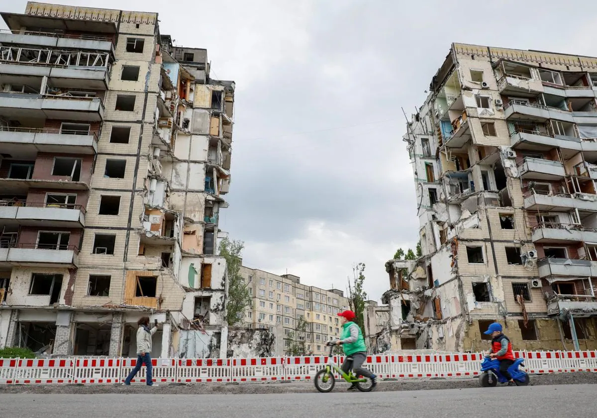 Un edificio residencial atacado meses atrás en la ciudad de Dnipró.