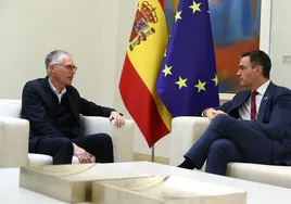 Carlos Tavares, CEO de Stellantis, se reúne con Pedro Sánchez, presidente del Gobierno de España