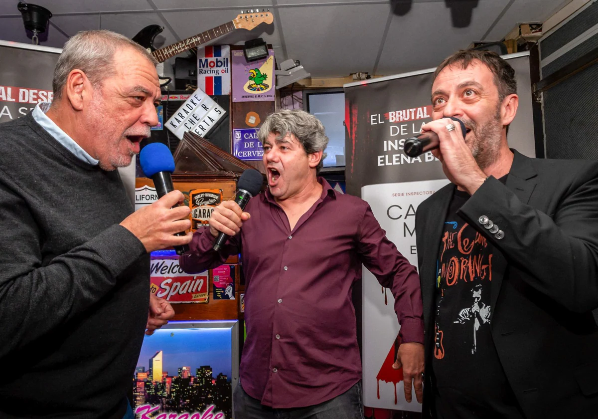 Jorge Díaz, Antonio Mercero y Agustín Martínez cantando 'Azzurro'.