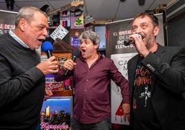 Jorge Díaz, Antonio Mercero y Agustín Martínez cantando 'Azzurro'.