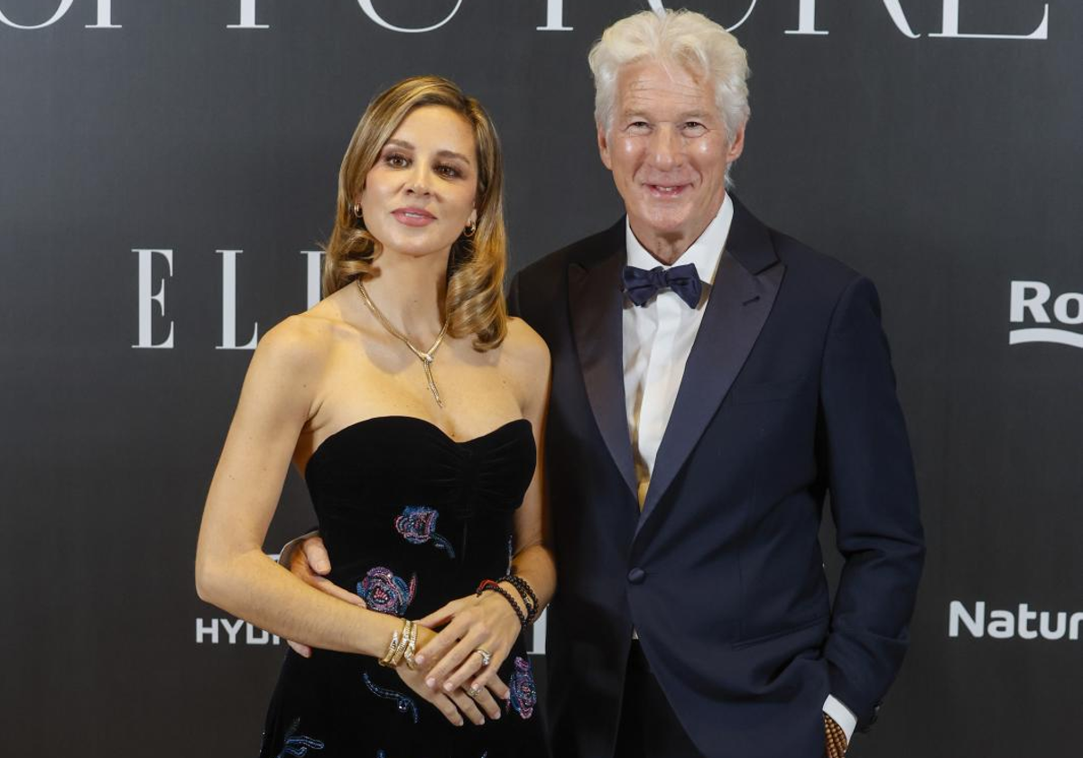 Richard Gere bromea sobre el curioso inicio de su relación con Alejandra Silva