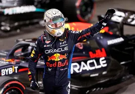 Max Verstappen celebra la pole que logró este sábado en Catar.