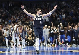 Luka Doncic, en su regreso a las canchas durante el duelo de la Copa frente a los Memphis Grizzlies