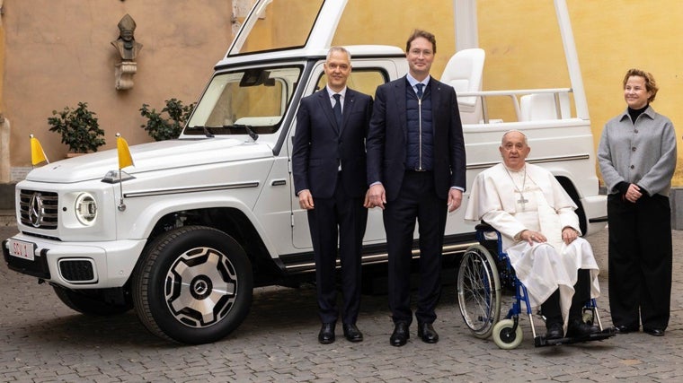 El Papa recibe su nuevo Mercedes-Benz