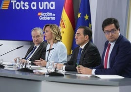 El Ministro de Industria y Turismo Jordi Hereu, la ministra de Educación, Formación Profesional y Deportes y portavoz del Gobierno Pilar Alegría, el ministro de Asuntos Exteriores, Unión Europea y Cooperación José Manuel Albares y el ministro para la Transformación Digital y de la Función Pública Óscar López.