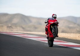 La nueva Panigale V2 sobrevuela en los circuitos