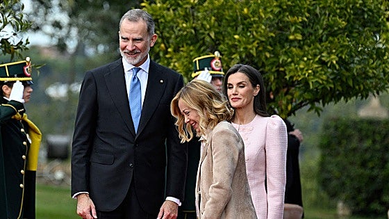 Sánchez exculpa a la Casa Real de la ausencia institucional en Notre Dame pero carga contra el PP