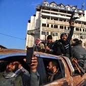 Al Golani pide no disparar al aire en las celebraciones sirias y los kurdos prohíben usar armas en su territorio