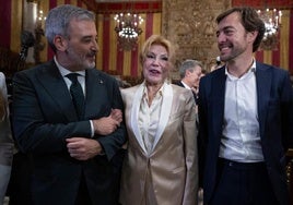 Carmen Thyssen, junto al alcalde de Barcelona Jaume Collboni.