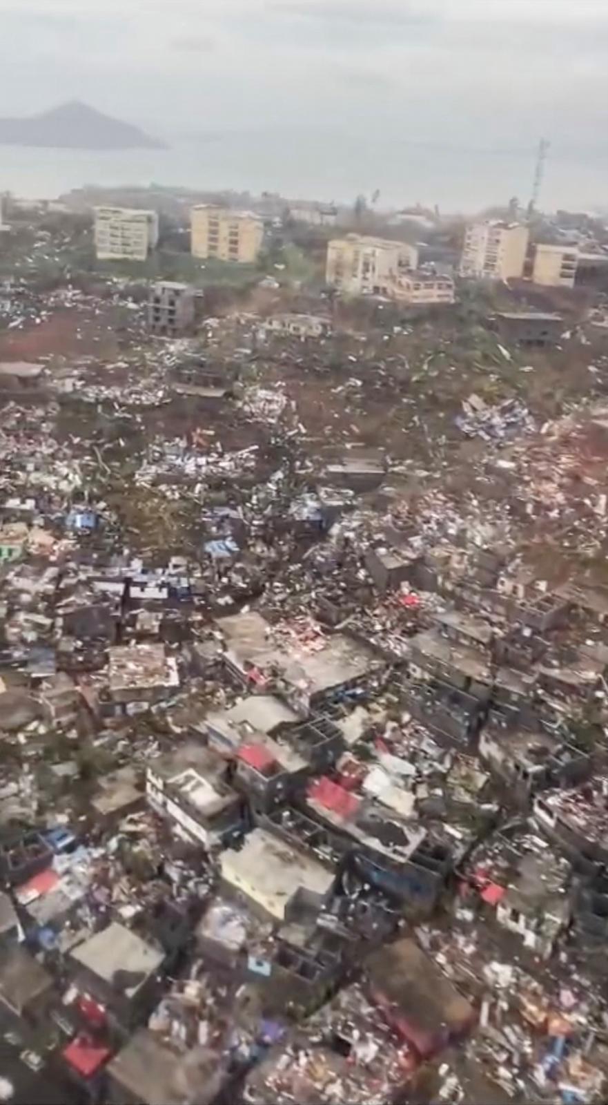 Así ha quedado el archipiélago francés de Mayotte tras el devastador paso del huracán &#039;Chido&#039;