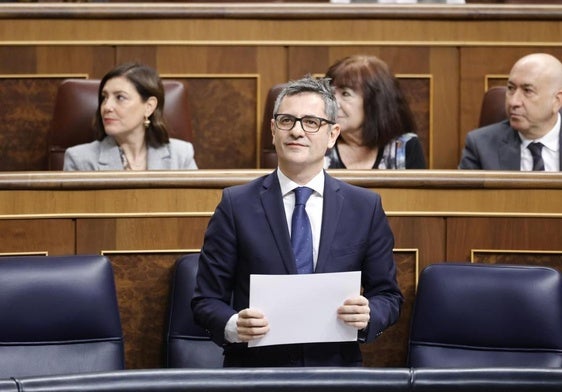 El minsitro de Justicia, Félix Bolaños, asiste a la sesión de control de este jueves en el Congreso.