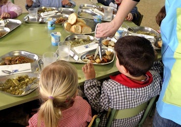 Los comedores escolares servirán frutas y verduras todos los días y solo ofrecerán agua