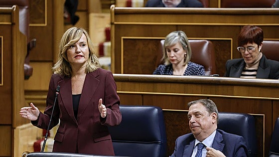 La ministra Alegría se lanza a arrebatar al crítico Lambán las riendas del PSOE de Aragón