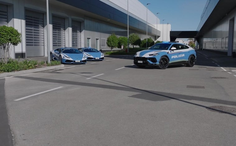 Imagen principal - Automobili Lamborghini y la Policía Estatal italiana: 20 años de colaboración al servicio de la nación