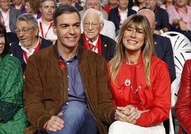 Pedro Sánchez y Begoña Gómez en el Congreso Federal que el PSOE celebró en Sevilla hace un mes.