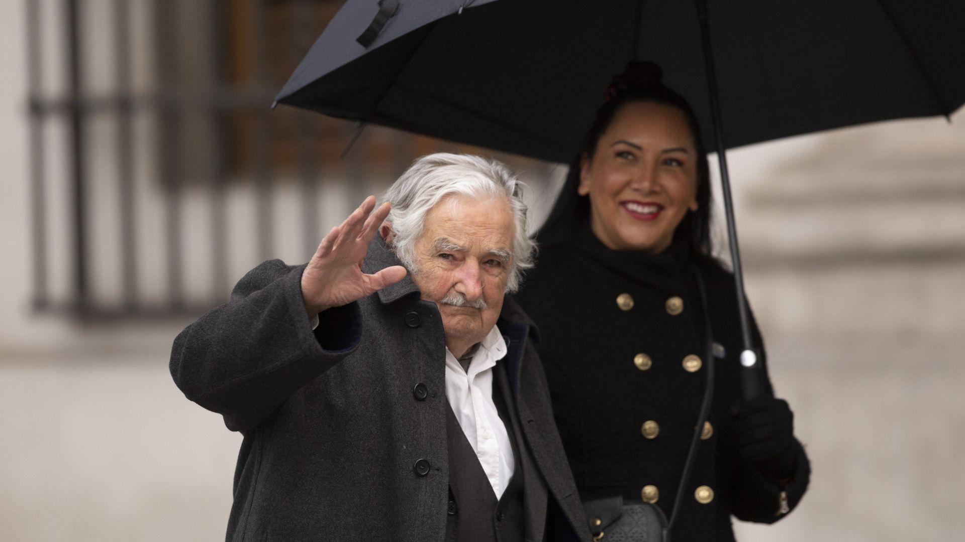 José Mujica yemek borusuna protez yerleştirmek için ameliyat oluyor
