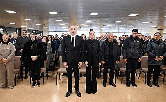 El presidente de Azerbaiyán señala directamente a un misil ruso en el derribo de un avión en Kazajistán