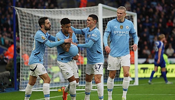 El City más rancio evita el desastre y el Liverpool brilla en la cima de la Premier