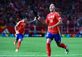 Zubimendi celebra un gol con la selección española en la Liga de Naciones